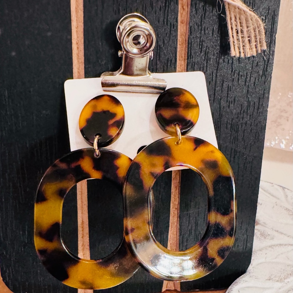 Tortoise Shell Oval Drop Earrings - image 2